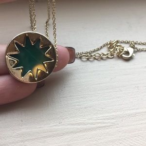 House of Harlow 1960 green sunburst necklace